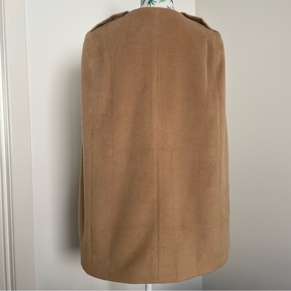 HOST PICK⭐️NWOT Beautiful Beige Cape Coat - Picture 8 of 10